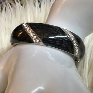 Vintage 1980s Black Enamel and Rhinestone Hinged Oval Bangle Bracelet